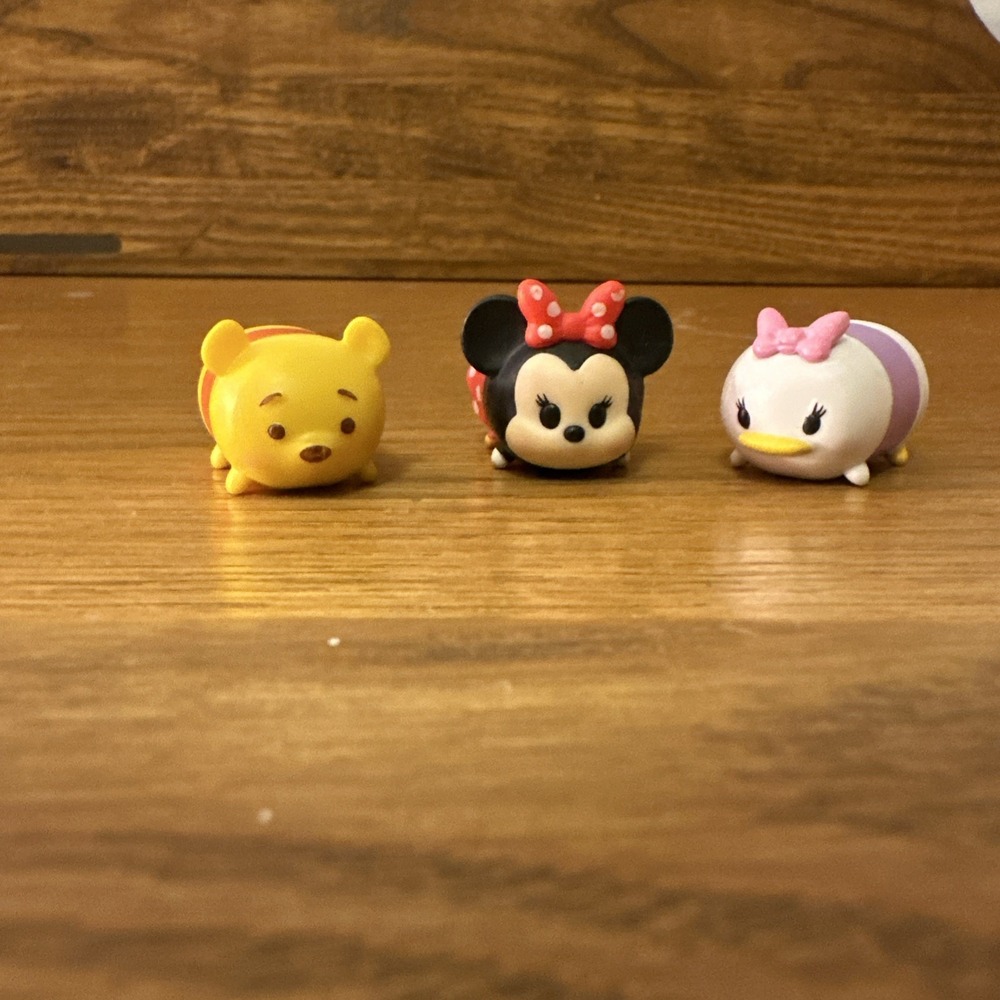 Disney Tsum Tsum Lot 3 Vinyl Figures  Winnie the‎ Pooh Minnie Mouse Daisy Duck